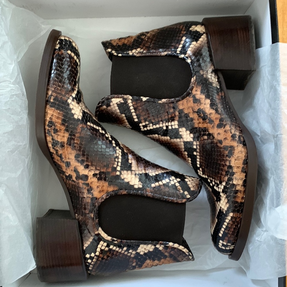 gravitypope Vivian size 39 snake embossed 65mm pull on ankle boot. Worn once.